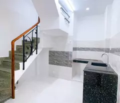 SÁT MẶT TIỀN HẺM XE HƠI VĨNH KHÁNH Q4
ĐÚC 5 TẤM HƠN 3 TỶ 0, 5 GIÂY Q1