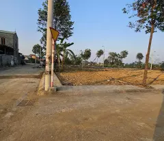 Bán đất đẹp 3 mặt tiền nở hậu vỉa hè rộng Phú Mãn ôtô ngõ thông 79m hơn 2tỷ