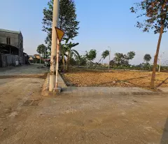 Bán đất đẹp 3 mặt tiền nở hậu vỉa hè rộng Phú Mãn ôtô ngõ thông 79m hơn 2tỷ