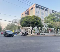 Hạ 2 Tỷ Bán Nhanh Nhà Đường 11 Phước Bình , Q.9 DT:105 m2 Giá 7,5 Tỷ