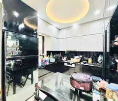 Kiểu gì cũng có bác tìm nhà như này! Bán nhà phố Nguyễn Văn Cừ, nội thất đẹp, gần ô tô, 9.25 tỷ