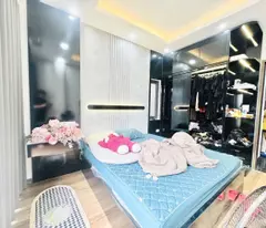 Kiểu gì cũng có bác tìm nhà như này! Bán nhà phố Nguyễn Văn Cừ, nội thất đẹp, gần ô tô, 9.25 tỷ