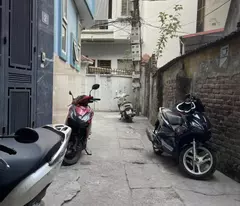 NHÀ TRUNG TÂM CẦU GIẤY 5 TẦNG, 3 PHÒNG NGỦ - GẦN MẶT NGÕ Ô TÔ - HỒ ĐIỀU HÒA (CHỈ 6 TỶ)