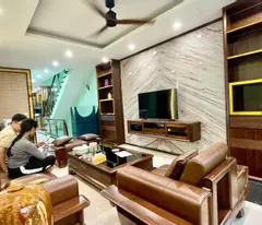 BÁN NHÀ PHÙNG CHÍ KIÊN DT60M2, 6 TẦNG THANG MÁY - PHÂN LÔ QUÂN ĐỘI - Ô TÔ VỈA HÈ - NHÀ DÂN XÂY -