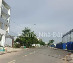 Bán lô góc 2 mặt tiền đường Lê Văn Lương, 137m, giá 8.3 tỷ