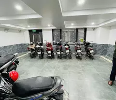 Giảm sốc 4 tỷ- CCMN Trịnh Văn Bô 102m2- 7T- TM, vỉa hè ôtô tránh, 22 tỷ TL