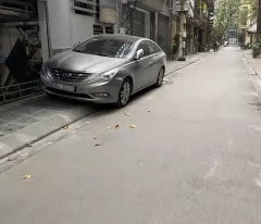 Chính chủ bán nhà riêng phố Huỳnh Thúc Kháng, Đống Đa, vài bước ra phố, nhà mới, 45m2 giá 8,9 tỷ
