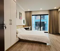 Chính chủ gửi bán nhà 4 tầng đẹp Cầu Giấy, tặng full nội thất, gần phố, siêu thoáng