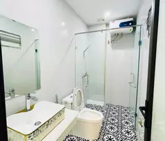 Bán nhà Phố Hào Nam, Ngõ ba gác phóng, Nhà mới đẹp, 35mx5T, Giá: 7,4 Tỷ.
