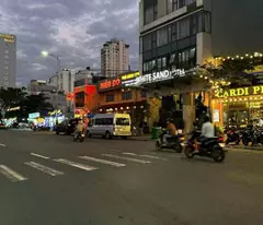 NHÀ MẶT TIỀN KINH DOANH PHỐ HỒ NGHINH - SẴN DÒNG TIỀN