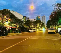 NHÀ MẶT TIỀN KINH DOANH PHỐ HỒ NGHINH - SẴN DÒNG TIỀN