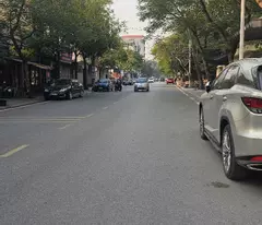 Bán nhà Liên Bảo, Vĩnh Yên, 11 tỷ, 135 m2, 5,5m mặt tiền, 10 pòng ngủ, hàng hiếm giá tốt