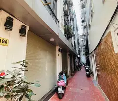 BÁN NHÀ LẠC LONG QUÂN - TÂY HỒ, DT32M2, 5 TẦNG, 3 P NGỦ, Ở LUÔN, GẦN HỒ TÂY  (chỉ 7.88 t.ỷ)
