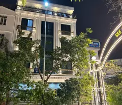 Chính chủ cho thuê văn phòng 120m2 cạnh Royal City tại đường Nguyễn Trãi, Thanh Xuân, HN (có video)