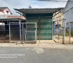 Bán đất xây dựng tặng lại nhà gỗ và quán nhỏ