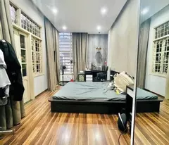 NHÀ ĐẸP -LÔ GÓC - 2 THOÁNG - GARA - Ô TÔ TRÁNH - KINH DOANH