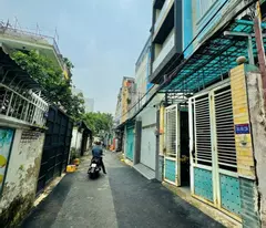 Bán đất giá rẻ tặng nhà 5 tầng Ngay Vincom Nguyễn Xí, BT HĐT 50 tr/t