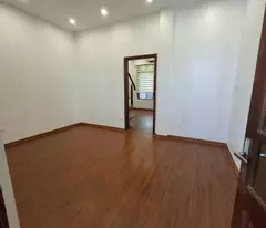 BÁN NHÀ TẬP THỂ QUÂN SỰ HOÀNG QUỐC VIỆT .DT ;34/80m- tầng 5 - GIÁ 3,1 TỶ.3 PHÒNG NGỦ CẦU THANG RỘNG