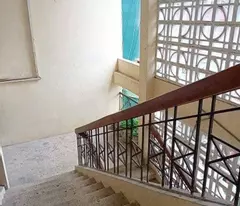 BÁN NHÀ TẬP THỂ QUÂN SỰ HOÀNG QUỐC VIỆT .DT ;34/80m- tầng 5 - GIÁ 3,1 TỶ.3 PHÒNG NGỦ CẦU THANG RỘNG