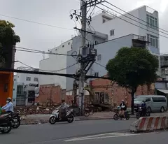 Bán nhà MT đường Huỳnh Tấn Phát, Quận 7