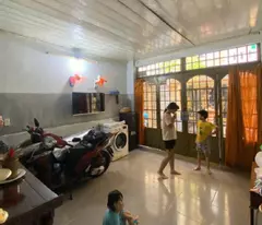 Mặt tiền Lý Phục Man,  Ngang 4.6M, trung tâm Quận 7,  99M2, Chỉ 9.99tỷ