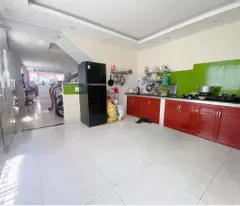 Bán nhà Mặt tiền Nguyễn Xí - gần ngã tư Nơ Trang Long, 4.2x25m, 2 Tầng, 3PN, 20.9 tỷ.