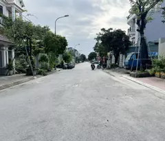 Chuyển sang biệt thự bán 136m2 đất KĐT 31ha Trâu Quỳ. Nằm trong vùng lõi của huyện Gia Lâm