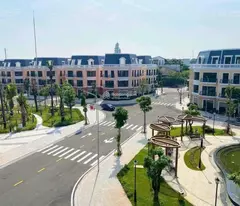 Bán lại căn shophouse mặt tiền đường Đại Cồ Việt Vincom Quảng Trị