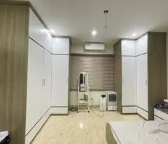 Chuyển sang liền kề bán lại 32m2 nhà 4,5 tầng ngõ 399 Ngọc Lâm. Ô tô đỗ cửa, thang máy