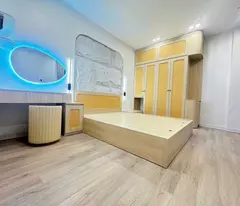 Chủ Nhà Quá Cần Tiền, Bán Gấp Nhà 264 Ngọc Thụy 34m 5 Tầng Chỉ 4.x Đồng