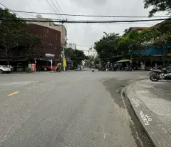 Khu phố Tây an thượng, phố ẩm thực. Ngay ngã tư Châu Thị Vĩnh Tế và Đỗ Bá, Đà Nẵng