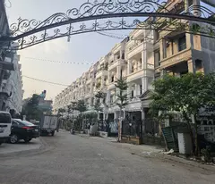 BÁN NHÀ ĐẠI MỖ SÁT VÁCH ĐÔ THỊ - Ô TÔ VÀO NHÀ - 82m2 giá 12 tỷ  KHU VỰC TIỀM NĂNG PHÁT TRIỂN -QUỸ
