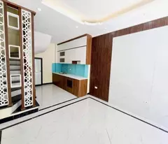 Bán nhà riêng 5 tầng cạnh chợ Lai Xá, Hoài Đức. Diện tích 30m2. Ôtô cách 18m. Lh 0912651992