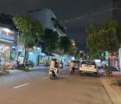 Nhà mặt tiền ngay chợ Phạm Văn Bạch 4 lầu đẹp 104m2 ngang 4m KD sầm uất 22 tỷ xíu.