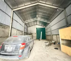 Cho thuê kho 300m ngay Trung tâm Thanh Trì có điện 3 fa, xe 10 tấn