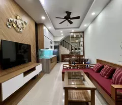 Bán nhà Vạn Phúc, gần các Đại sứ quán, 38m2, 5 tầng, giá nhỉnh 8 tỷ