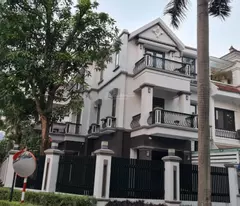 BÁN BIỆT THỰ 230M2 CIPUTRA ĐƯỜNG ĐÔI GIÁ RẺ NGANG CHUNG CƯ CAO CẤP
