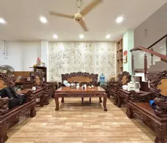 LẠC LONG QUÂN - 130M2 - 4 TẦNG HIỆN ĐẠI - MỚI ĐẸP MIỄN CHÊ- THÔNG SỐ VANG 5 X 26  - B.Á.N NHANH
