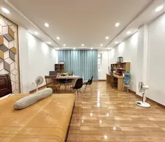 LẠC LONG QUÂN - 130M2 - 4 TẦNG HIỆN ĐẠI - MỚI ĐẸP MIỄN CHÊ- THÔNG SỐ VANG 5 X 26  - B.Á.N NHANH
