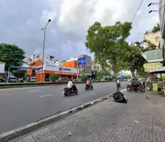 Bán nhà 2 Mặt tiền đường Cộng Hòa - ngay Etown, K300, DT: 4.8x39m, 2 Tầng cũ, 34.8 tỷ