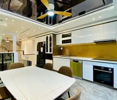 🏠 Bán nhà Hoàng Diệu, Q.4, 60m², 4 tầng, 5PN, 5WC - 3.95 tỷ 🏠