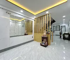 Bán Nhà Lê Văn Duyệt 60m2, 3 Tầng 5 PN Giáp Q1 Chỉ Hơn 5 Tỉ