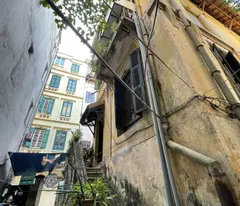 bán đất tặng nhà 2 tầng  nát phố thái thịnh, P.thịnh quang, Q. đống đa, hà nội