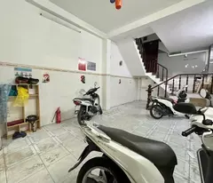 Căn hộ dịch vụ 04 tầng, 6PN, 64m2, cách MT 10m, giá nhỉnh 8 tỷ