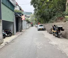 Cần bán 40m2 nhà 3,5 tầng 3 mặt thoáng tại Gia Quất, Ngọc Thụy. Đường ô tô đỗ, giao nhà ngay