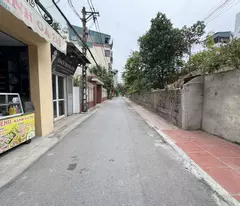Cần bán 40m2 nhà 3,5 tầng 3 mặt thoáng tại Gia Quất, Ngọc Thụy. Đường ô tô đỗ, giao nhà ngay