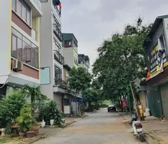 LINH ĐÀM - NHÀ PHÂN LÔ, Ô TÔ CONTAINER ĐỖ CỬA