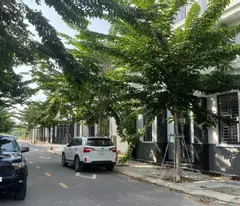 Cơ Hội Mua Nhà Phố Thương Mại Và Nhận Xe Sang
