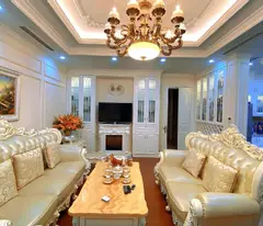 Bán BT Cầu Giấy, Dát Vàng, TM, Hiện Đại, 180m2, Mt10m, 40 Tỷ Hơn