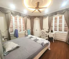Bán BT Cầu Giấy, Dát Vàng, TM, Hiện Đại, 180m2, Mt10m, 40 Tỷ Hơn